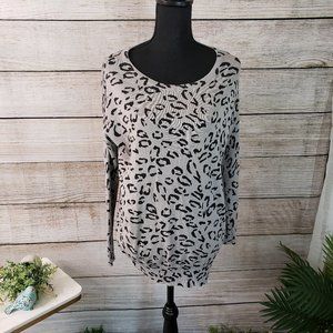 RD STYLE GRAY & BLACK ANIMAL PRINT SWEATER - SMALL